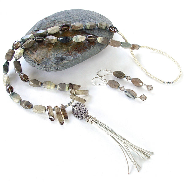 Jasper necklace with white tassel
