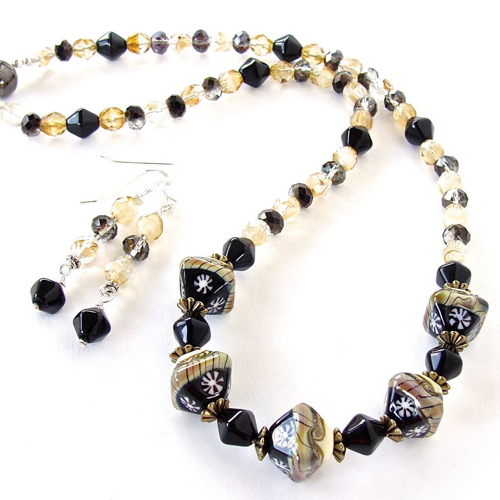 Magnetic clasp necklace set
