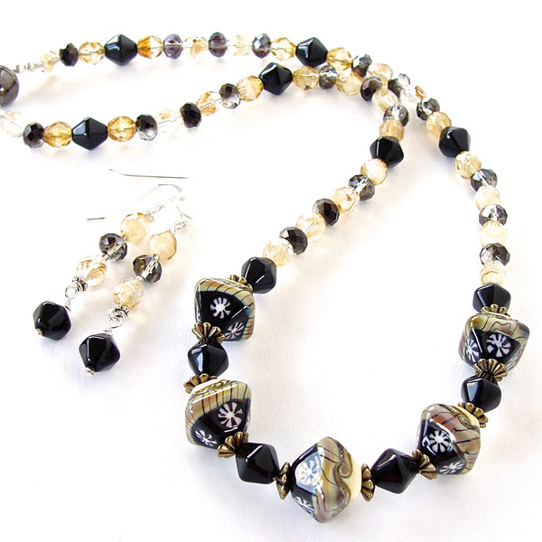 Magnetic clasp necklace set