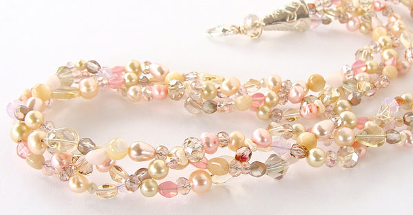 Nude Pearl Necklace