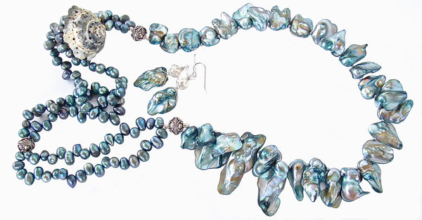 Peacock Pearl Necklace