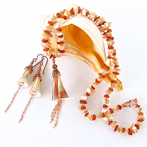 shell pendant necklace