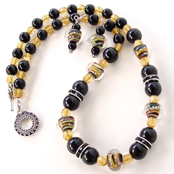 Black and yellow necklace set