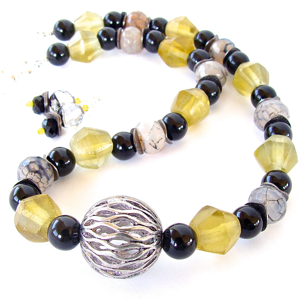 chunky necklace in yellow