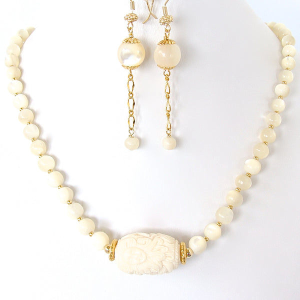 White summer necklace set