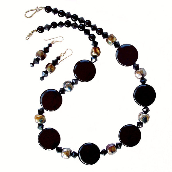 black and gold necklace set