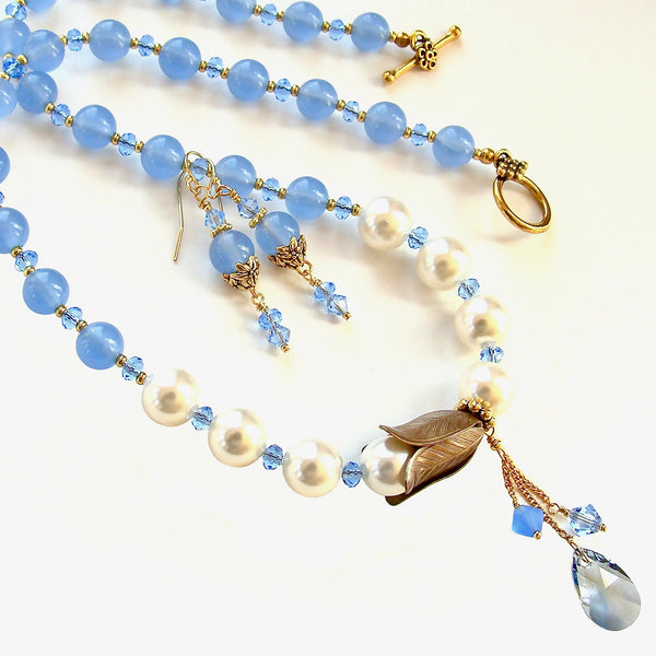 blue floral necklace